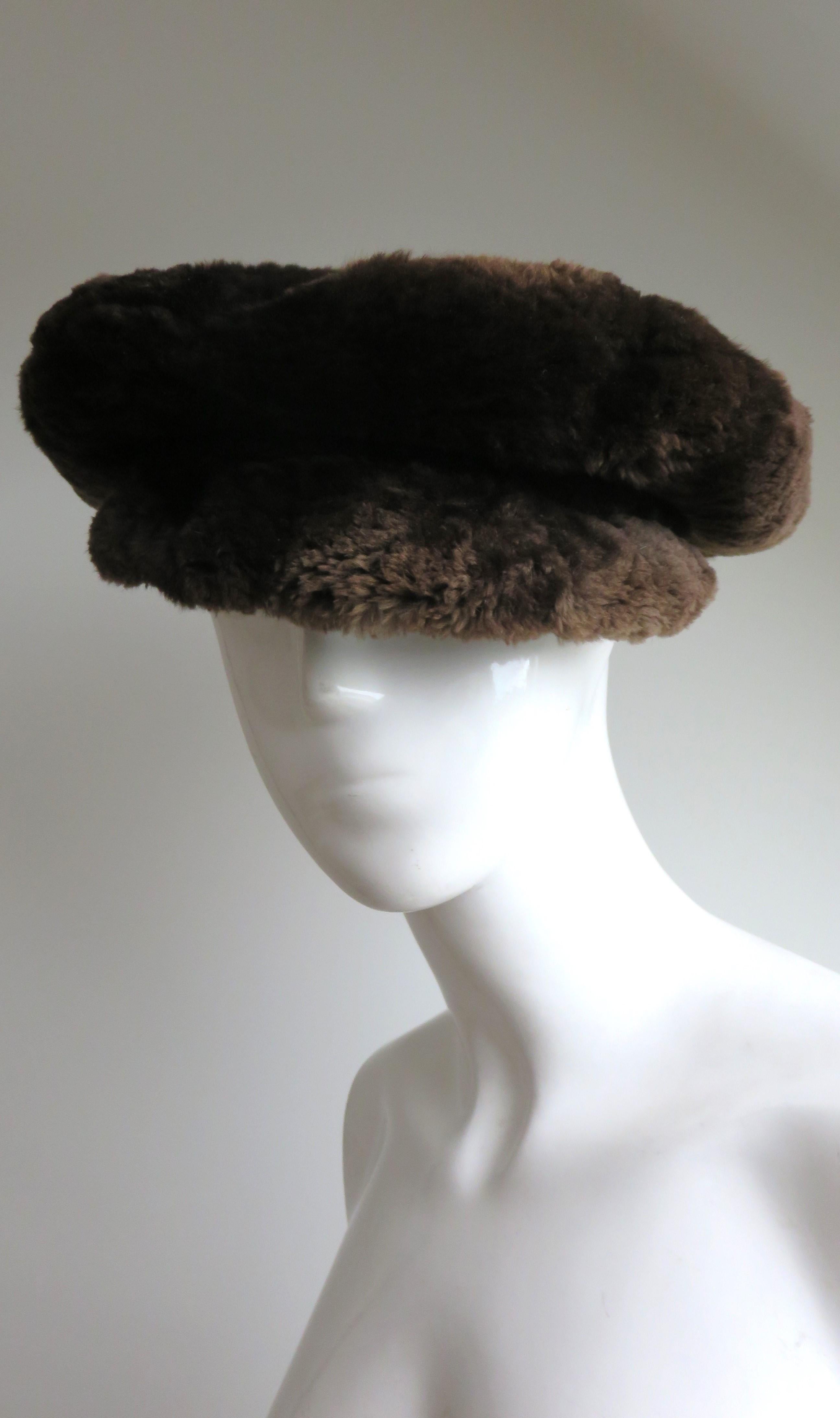 1950s Sheared Beaver Newsboy Cap In Good Condition In Water Mill, NY