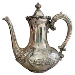 Teiera antica, esclusiva caffettiera d'argento floreale inglese del Mid Century