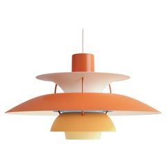 Louis Poulsen PH 5 Lampada a sospensione in arancione di Poul Henningsen