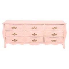 Baker Furniture - Comò triplo provinciale Luigi XV laccato rosa