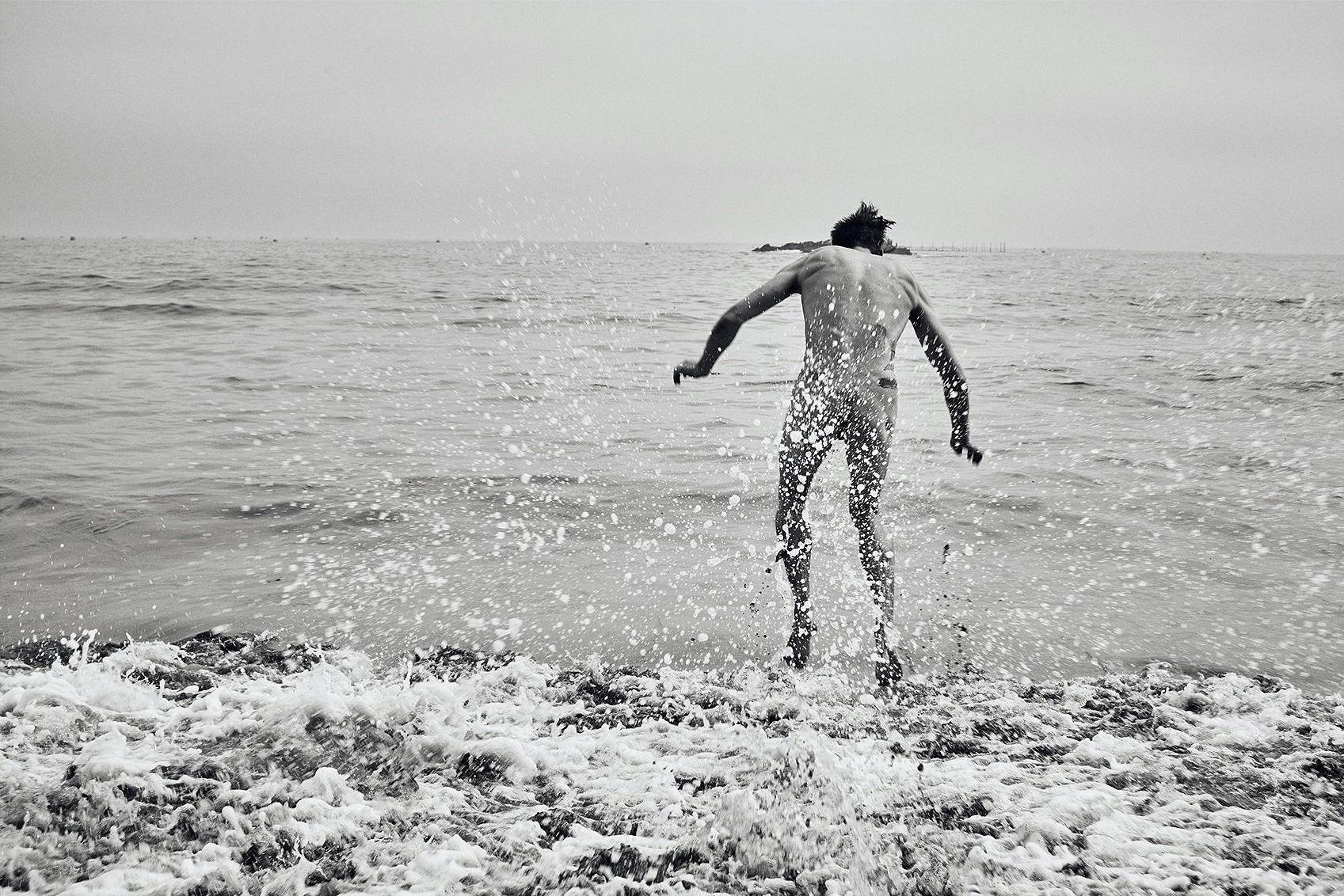 Untitled (Nr. 0979) Black & White Photography 36" x 44" in Ed. of 12 by Ben Cope