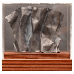 Scultura italiana contemporanea firmata in metallo