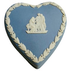 Portagioie a forma di cuore Wedgwood di colore azzurro
