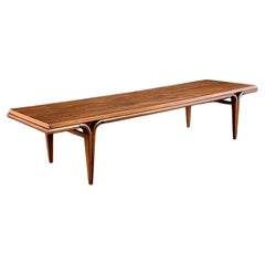 Tavolino da caffè in noce scolpito, appena rifinito - Mid-Century Modern Sculpted Walnut Coffee Table