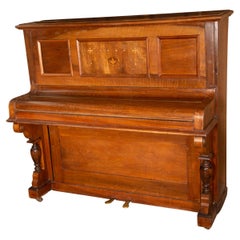 Pianoforte verticale. Verso l'inizio del XX secolo.